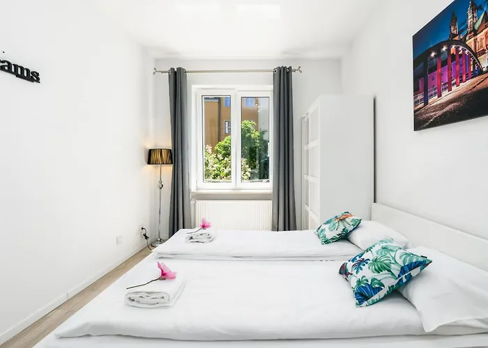 Modern One Bedroom In By Renters * 波兹南